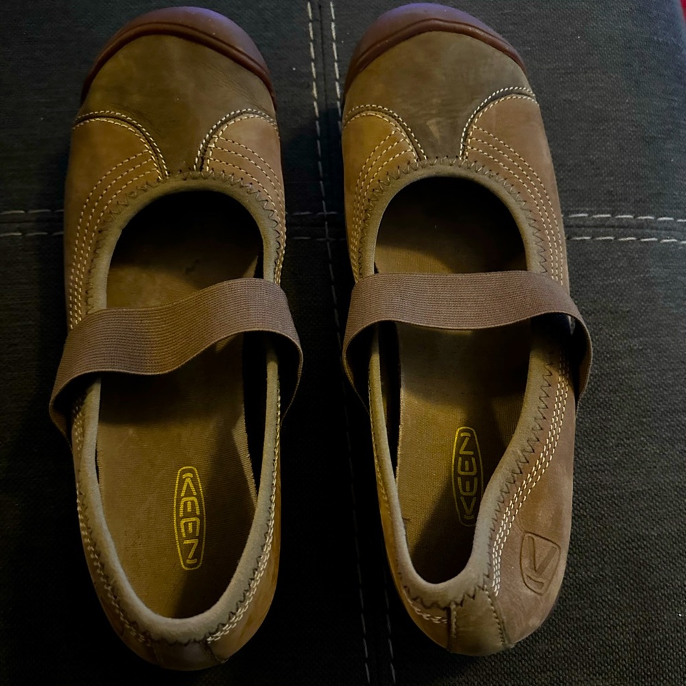 Keen Tan Leather Mary Janes. Size US 8. Discontinued style.